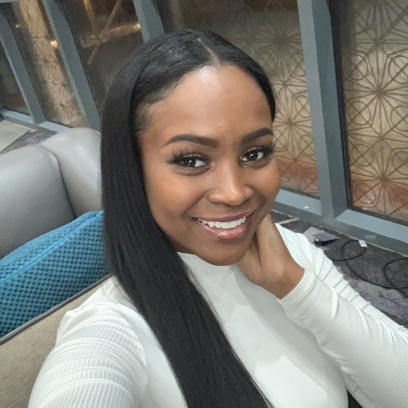 Meet your Posher, Beccs - Picture 1 of 1